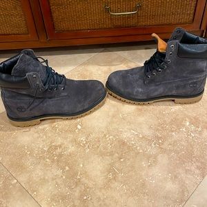 Timberland size 12 suede boots. Good condition. Barney’s collaboration 2016